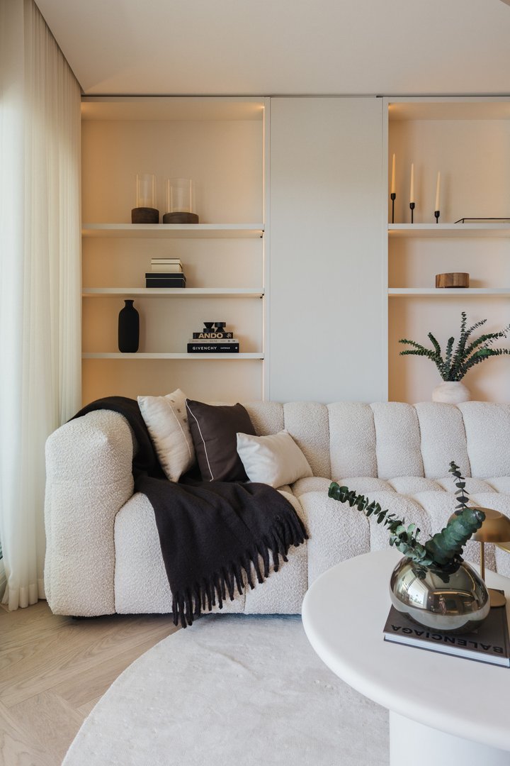 2 Bed Middle Floor Apartment in The Golden Mile