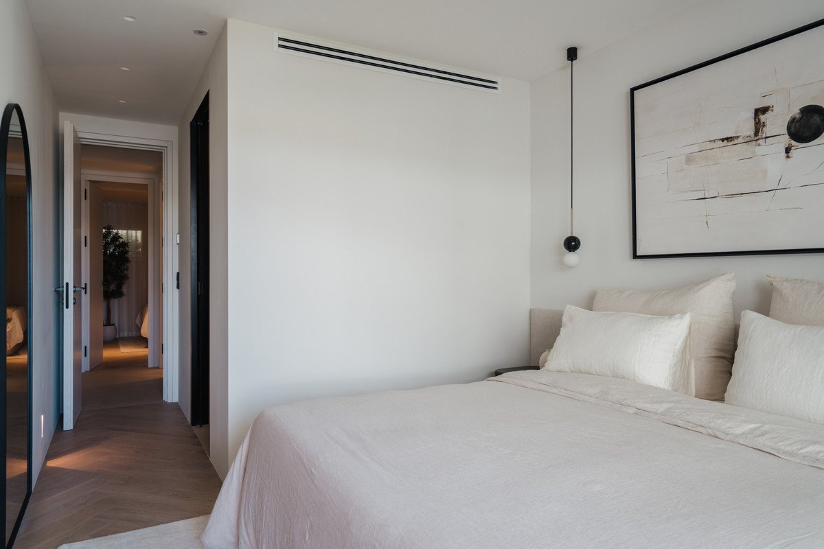 2 Bed Middle Floor Apartment in The Golden Mile