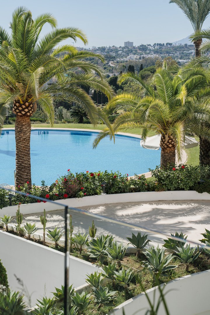 2 Bed Middle Floor Apartment in The Golden Mile