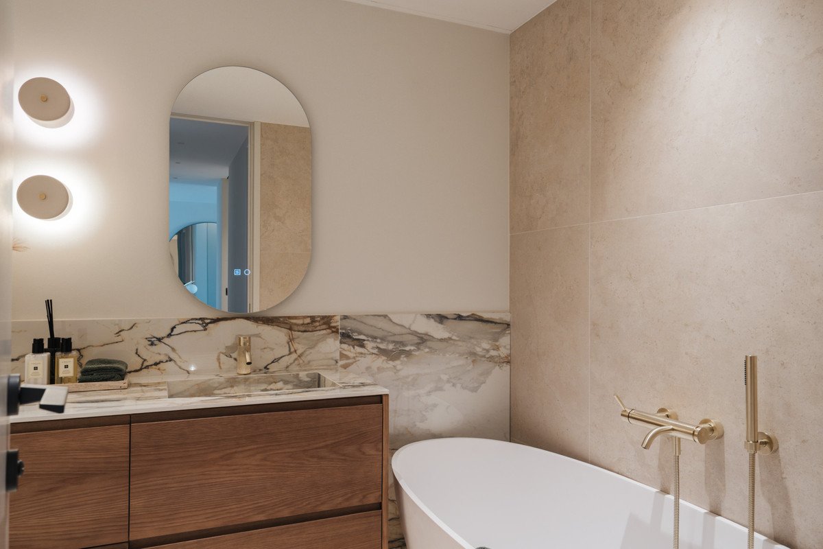 2 Bed Middle Floor Apartment in The Golden Mile