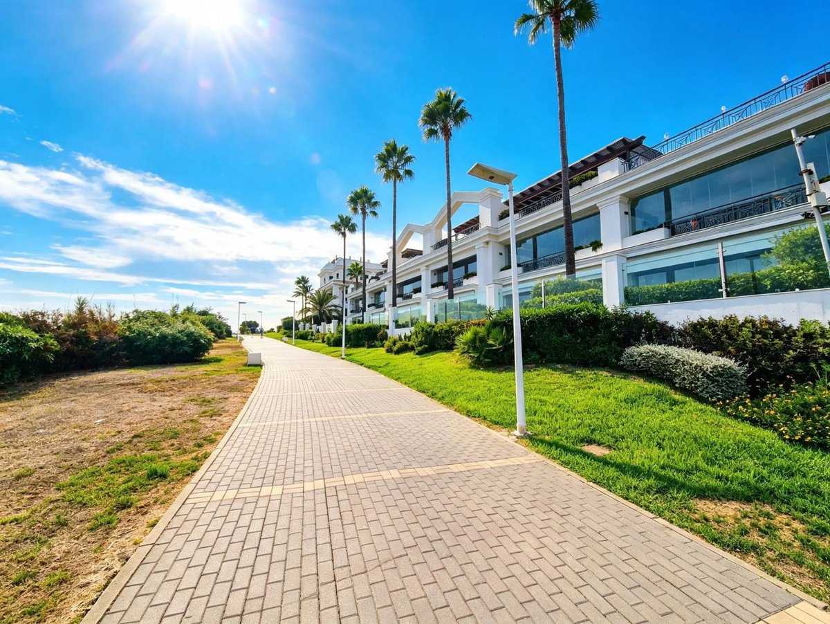 2 Bed Ground Floor Apartment in Estepona