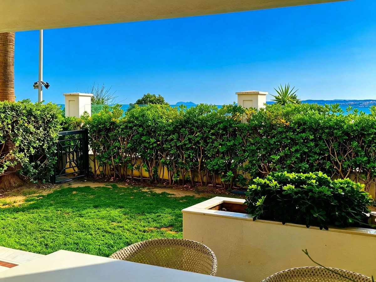 2 Bed Ground Floor Apartment in Estepona