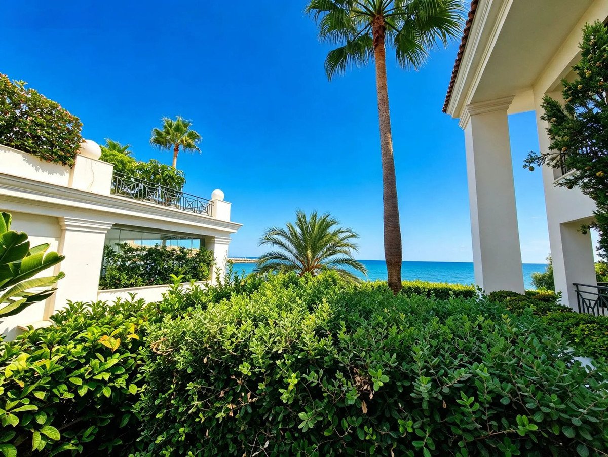 2 Bed Ground Floor Apartment in Estepona
