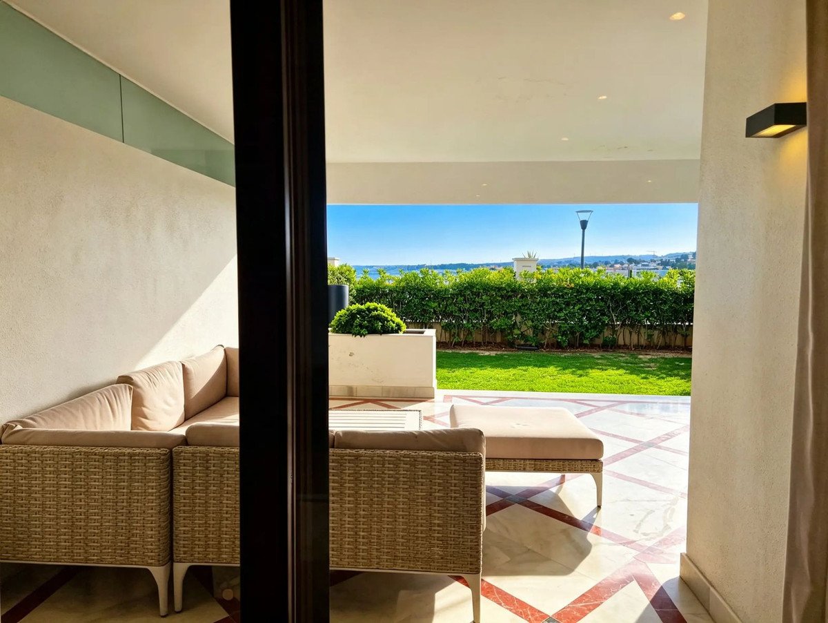 2 Bed Ground Floor Apartment in Estepona