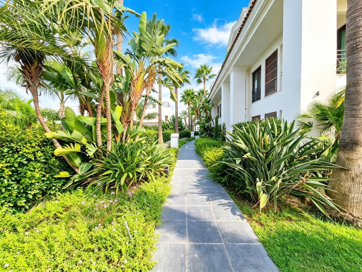 2 Bed Ground Floor Apartment in Estepona