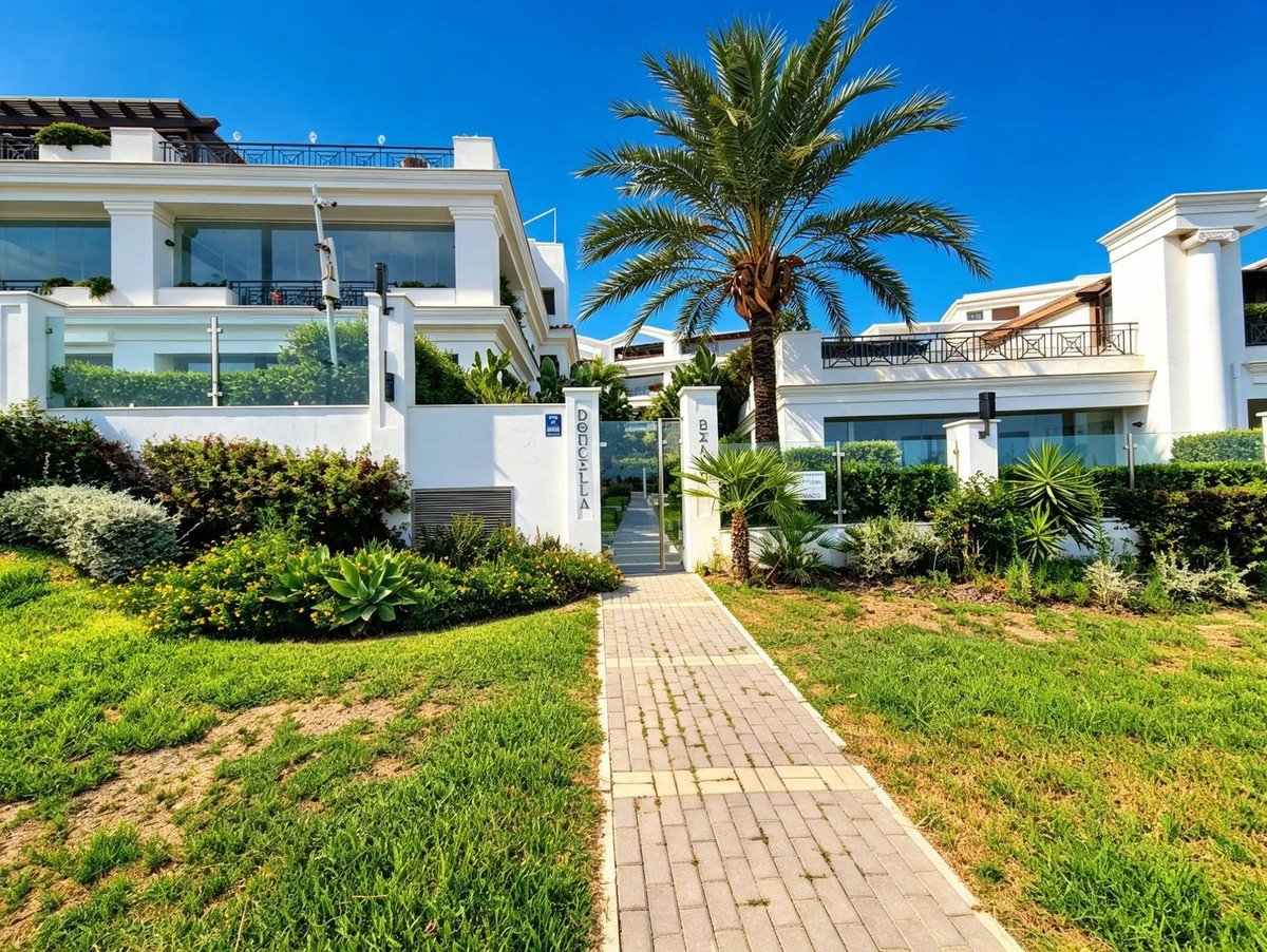 2 Bed Ground Floor Apartment in Estepona