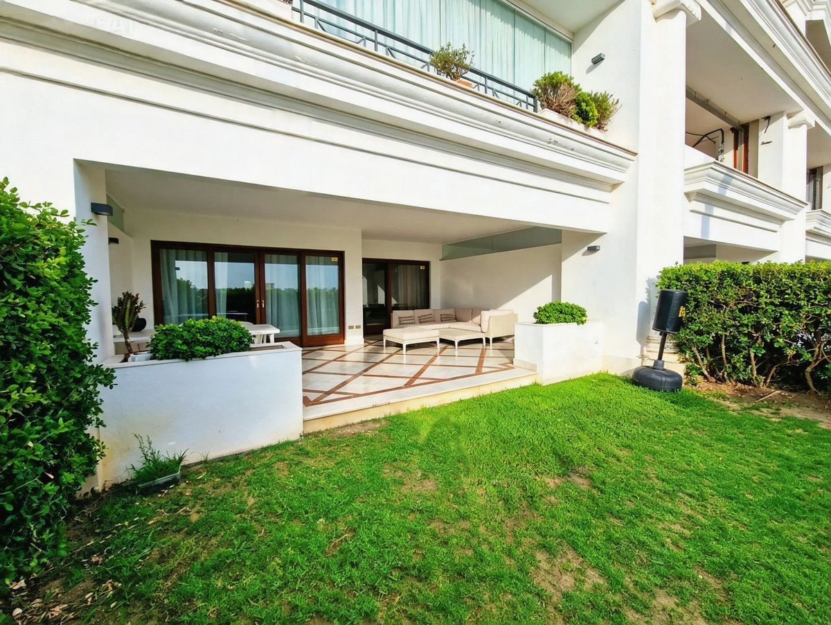 2 Bed Ground Floor Apartment in Estepona