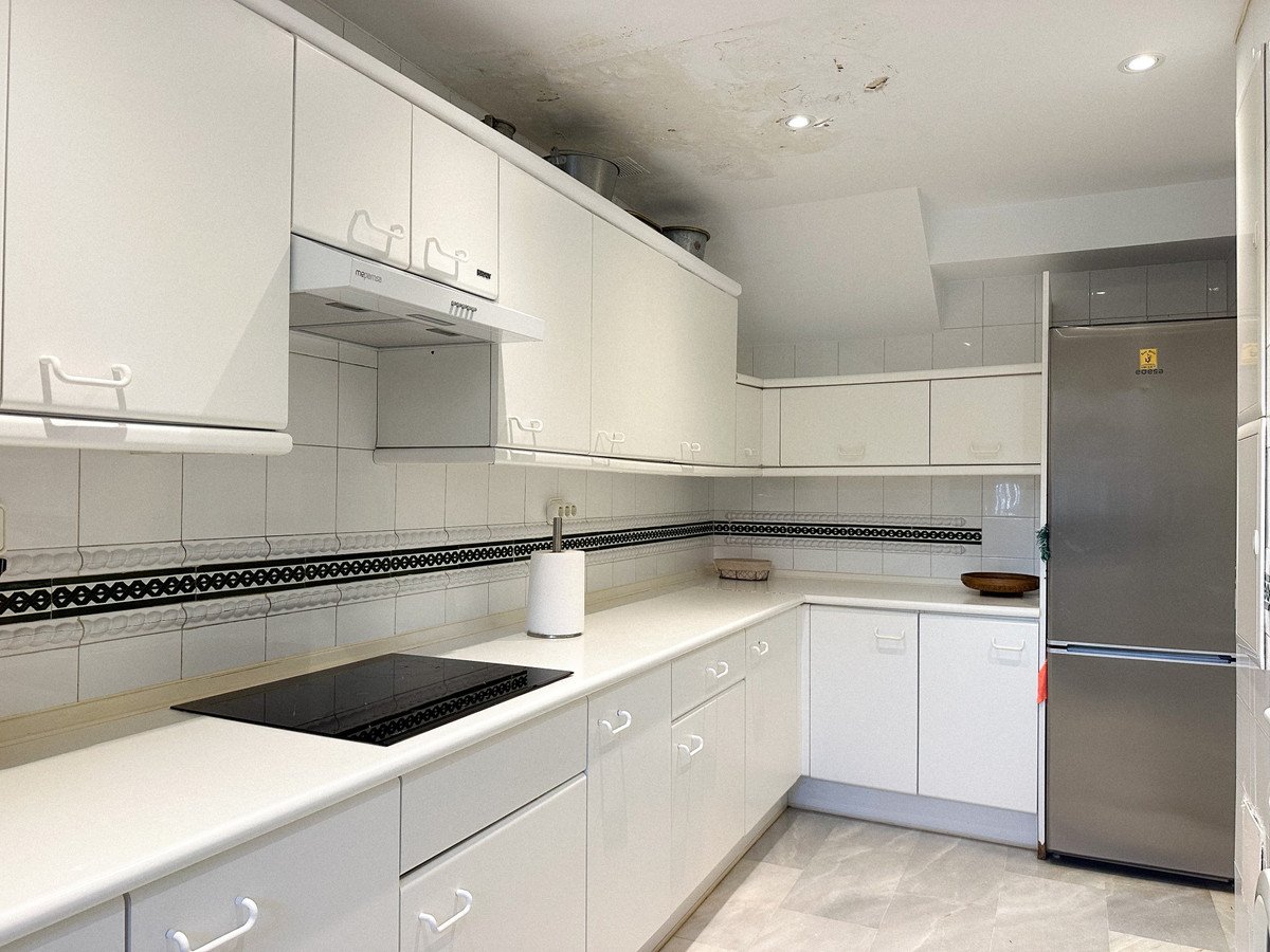 4 Bed Semi-Detached House in Sotogrande Costa
