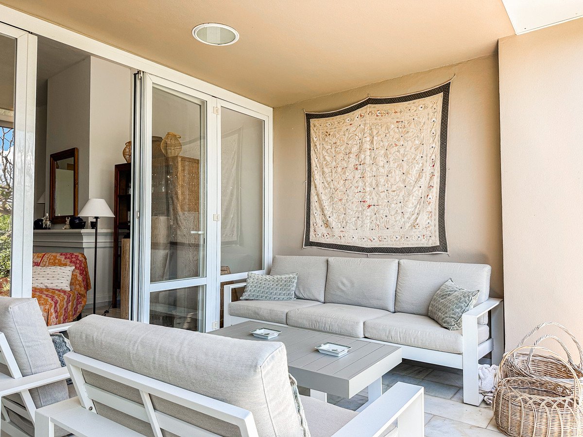 4 Bed Semi-Detached House in Sotogrande Costa