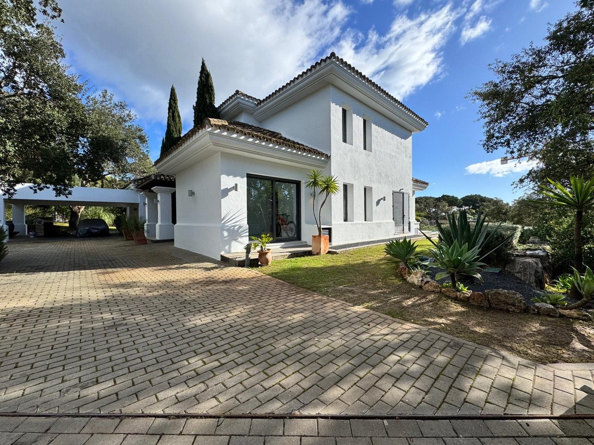 5 Bed Detached Villa in Sotogrande Alto