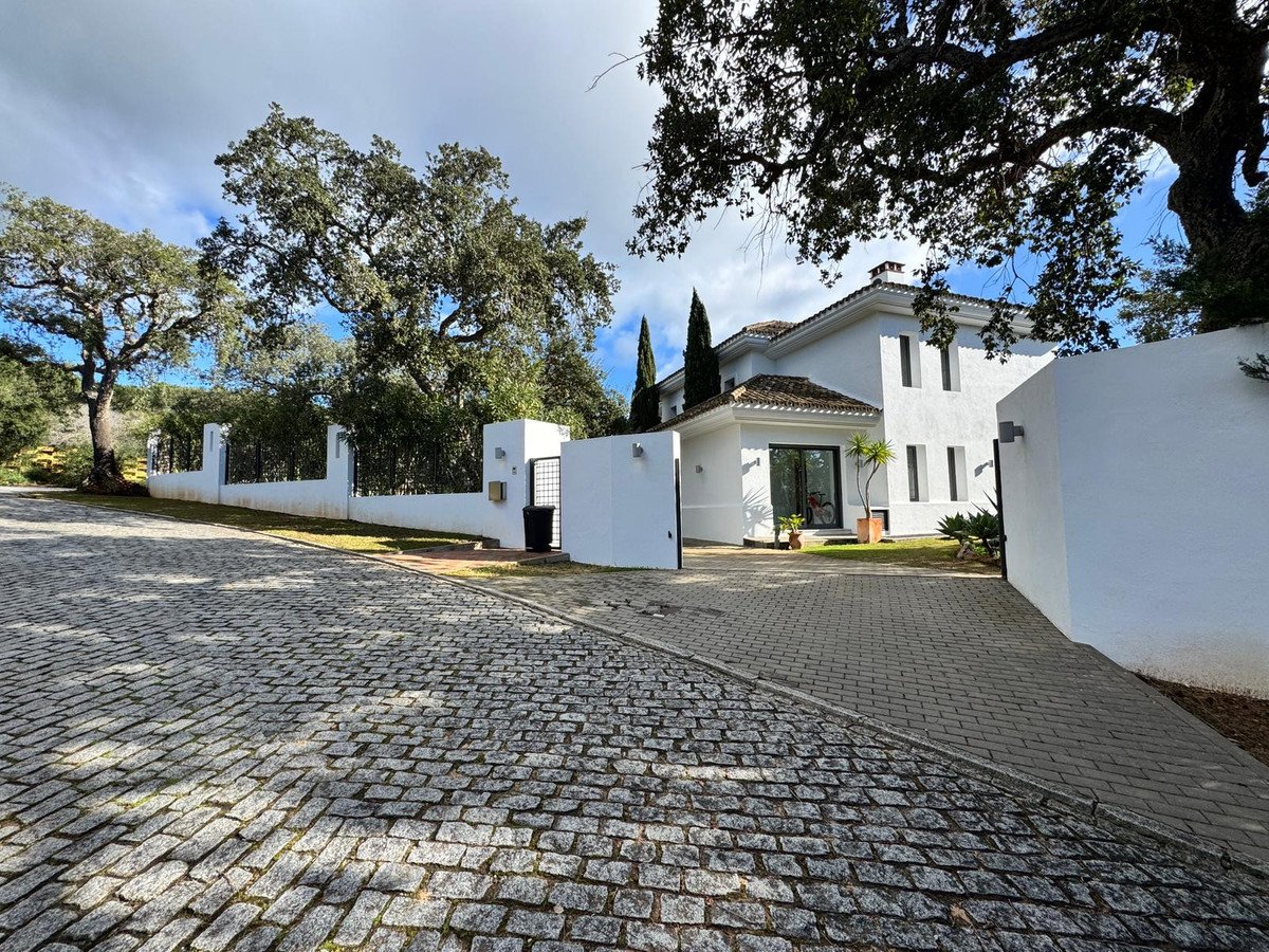 5 Bed Detached Villa in Sotogrande Alto