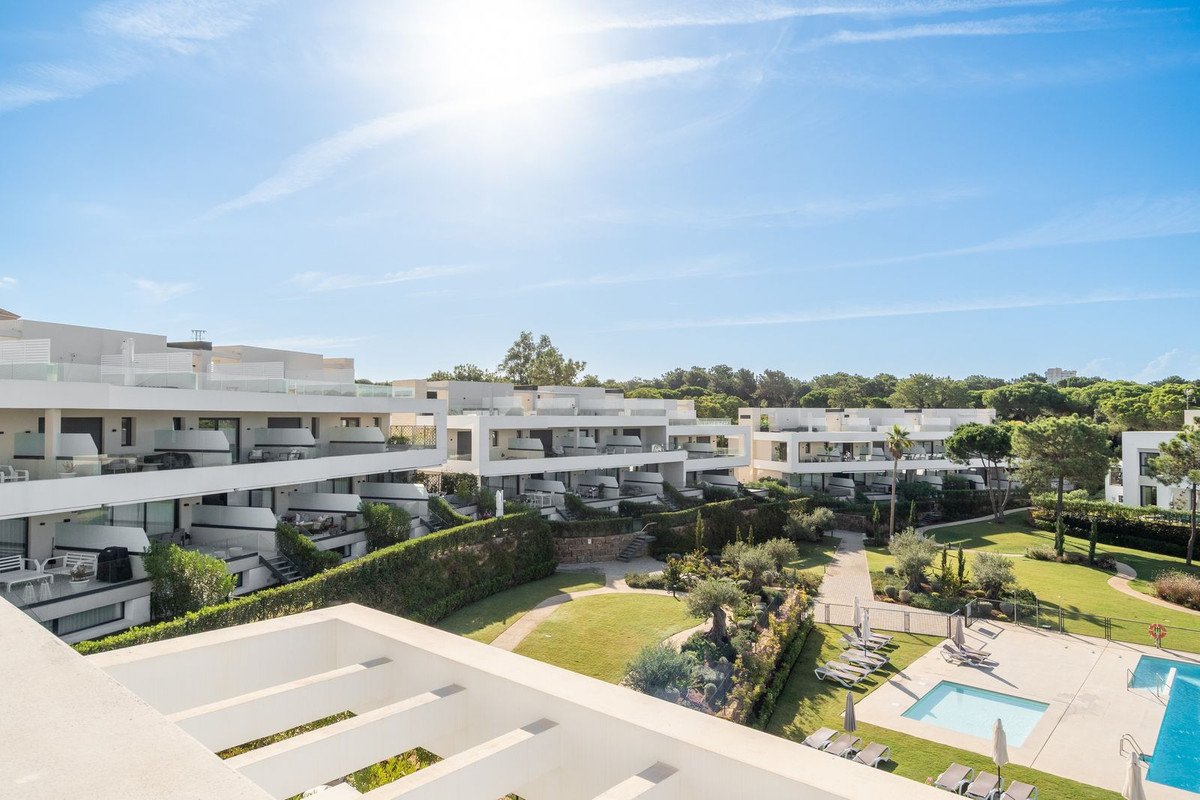 5 Bed Detached Villa in Elviria