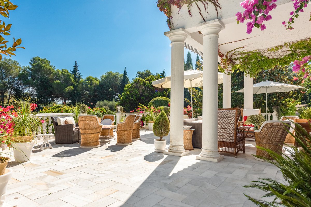 5 Bed Detached Villa in Sotogrande Alto