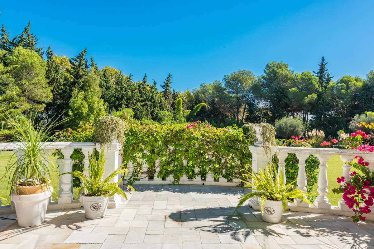 5 Bed Detached Villa in Sotogrande Alto