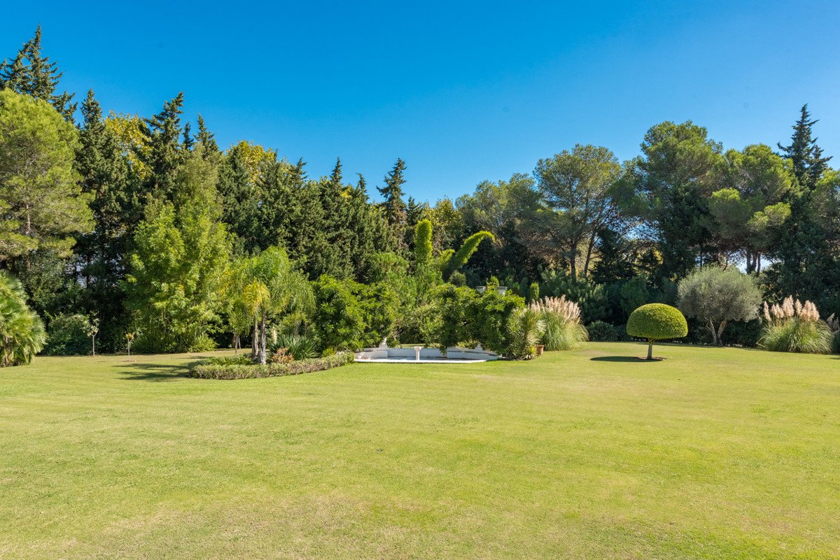 5 Bed Detached Villa in Sotogrande Alto