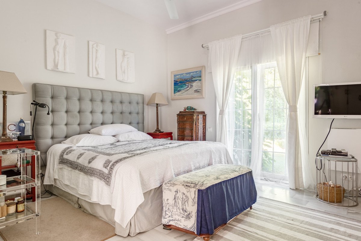 5 Bed Detached Villa in Sotogrande Alto