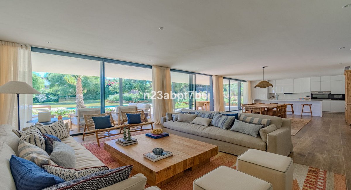 5 Bed Detached Villa in Sotogrande Costa