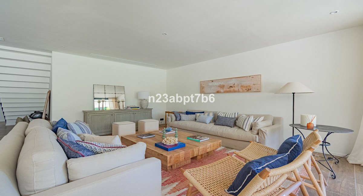5 Bed Detached Villa in Sotogrande Costa