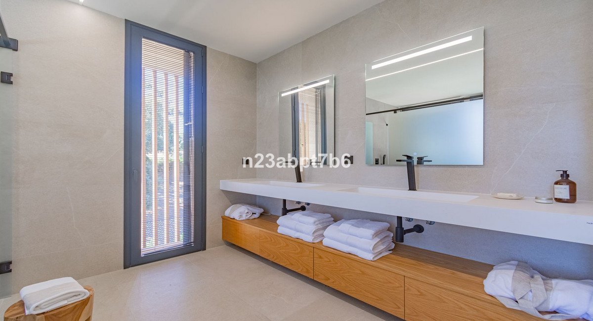 5 Bed Detached Villa in Sotogrande Costa