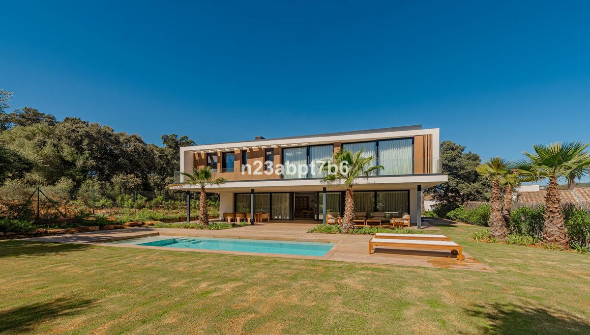 5 Bed Detached Villa in Sotogrande Costa
