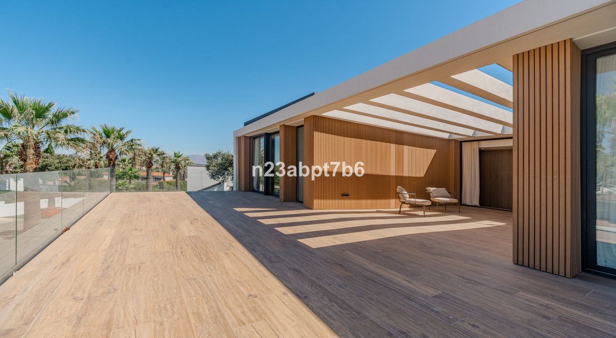 5 Bed Detached Villa in Sotogrande Costa