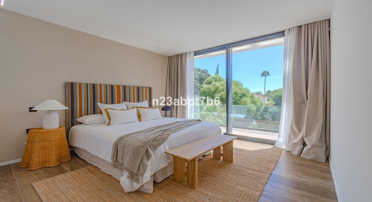 5 Bed Detached Villa in Sotogrande Costa