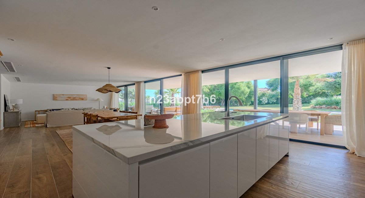 5 Bed Detached Villa in Sotogrande Costa