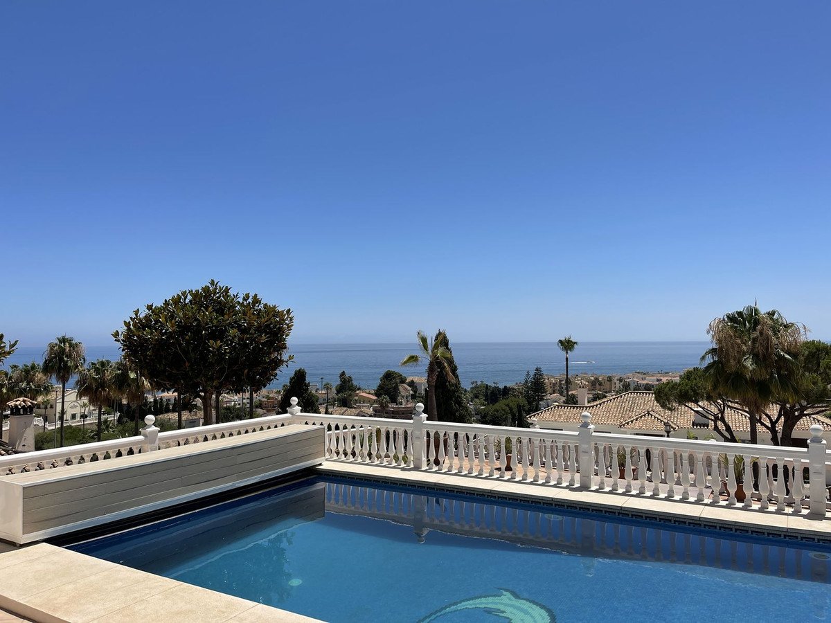 6 Bed Detached Villa in Riviera del Sol