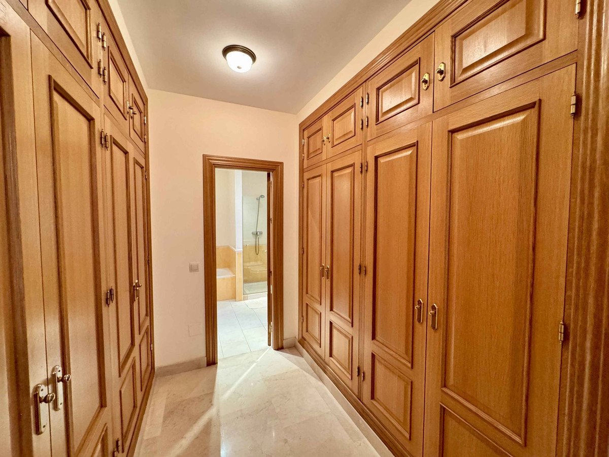 6 Bed Detached Villa in Riviera del Sol