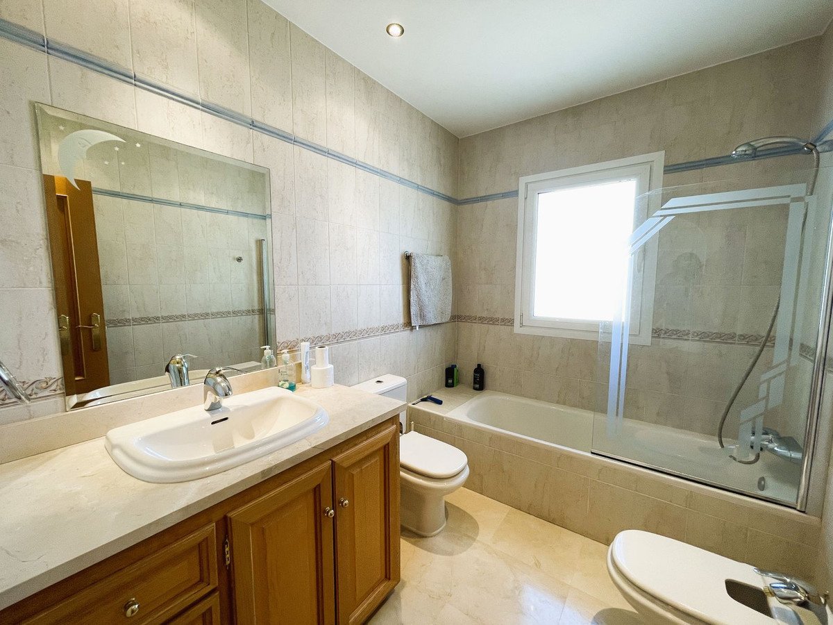 6 Bed Detached Villa in Riviera del Sol