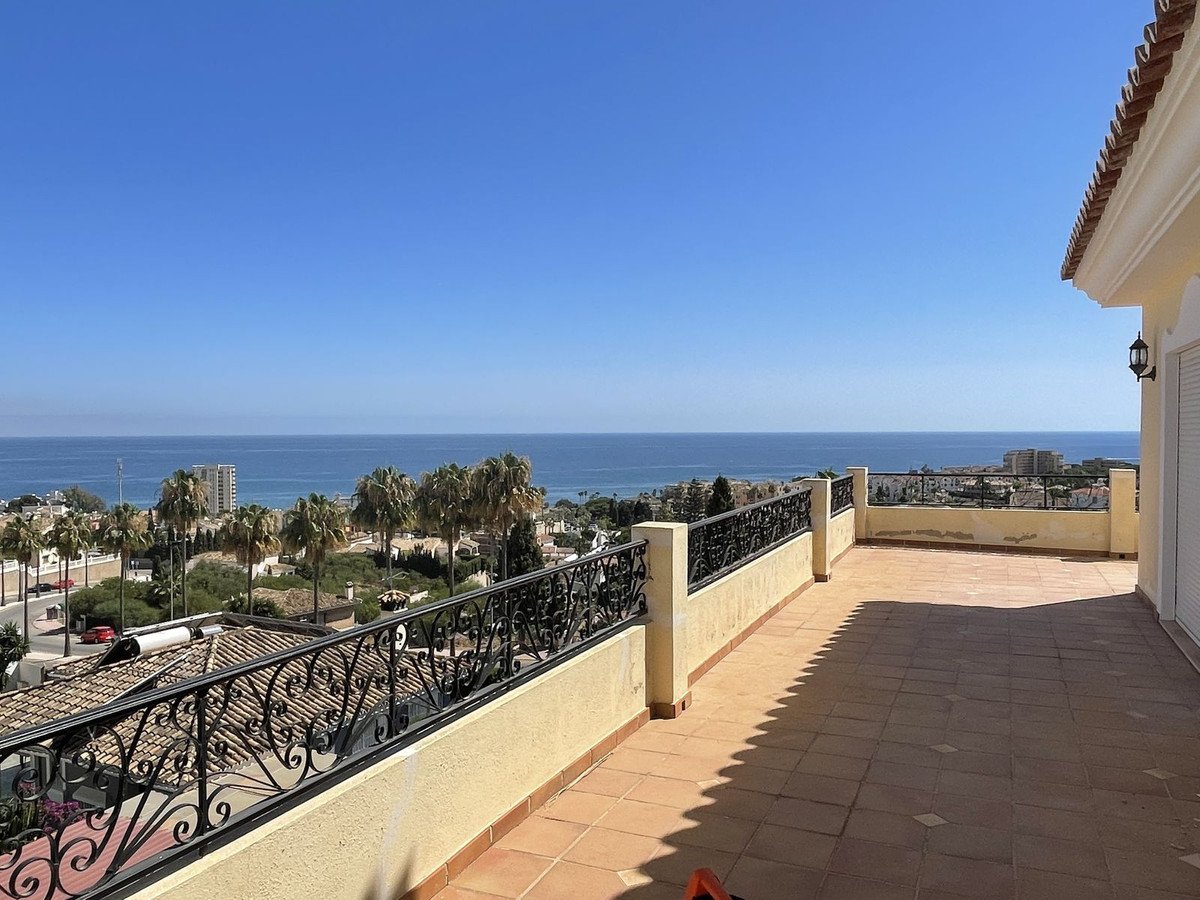 6 Bed Detached Villa in Riviera del Sol