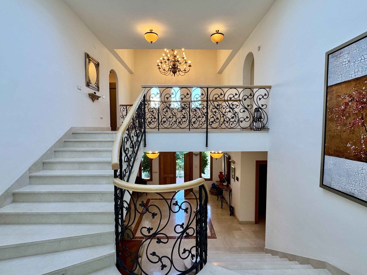 6 Bed Detached Villa in Riviera del Sol