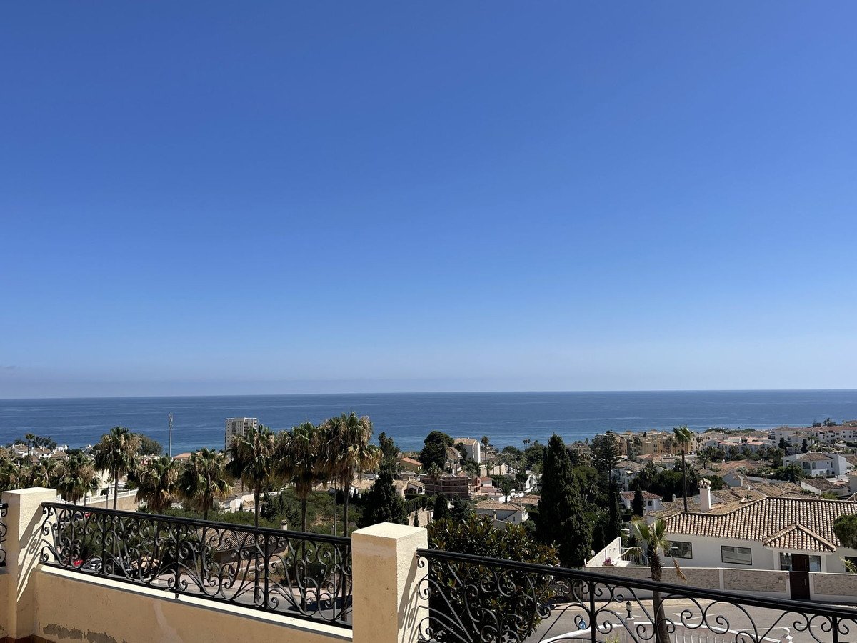 6 Bed Detached Villa in Riviera del Sol