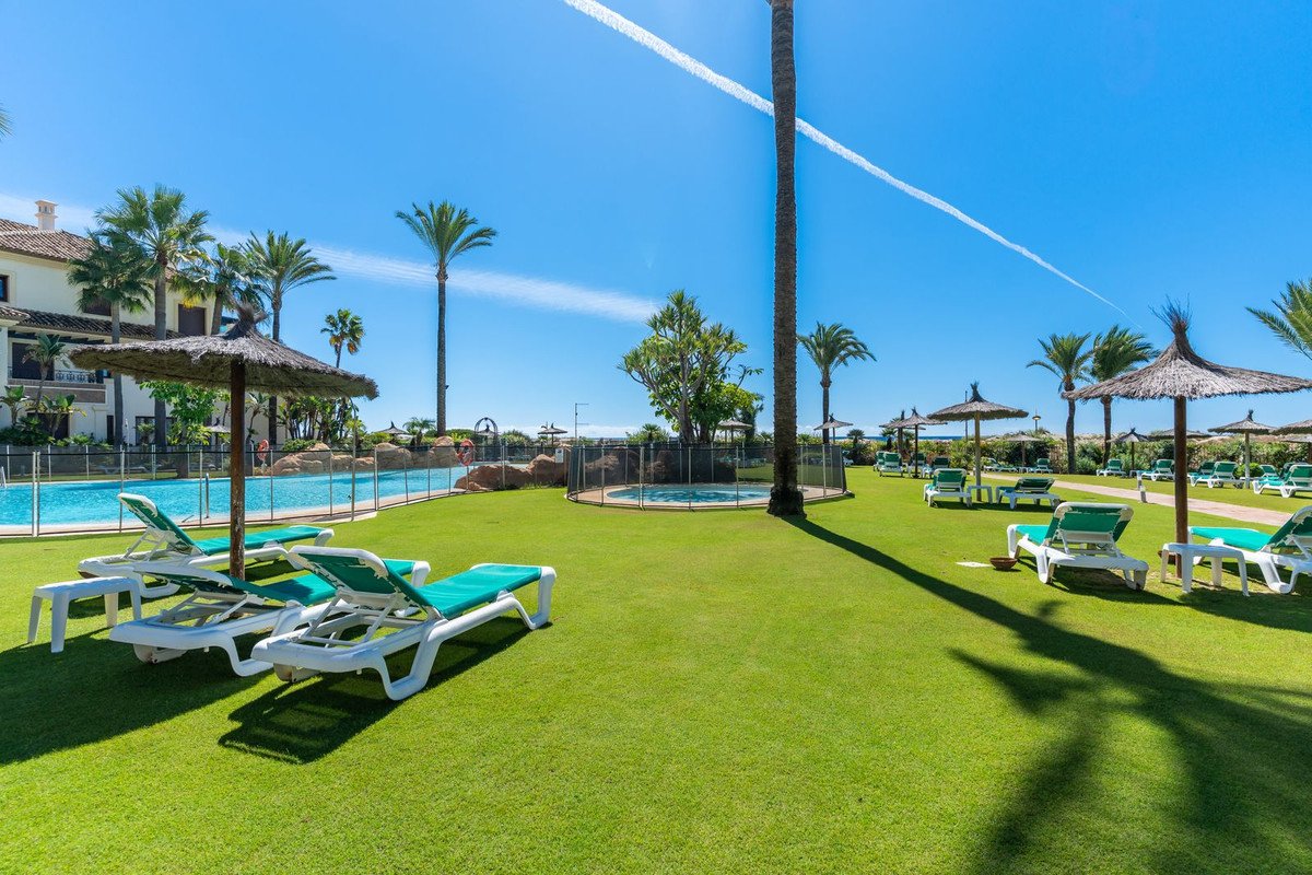 3 Bed Middle Floor Apartment in Los Monteros