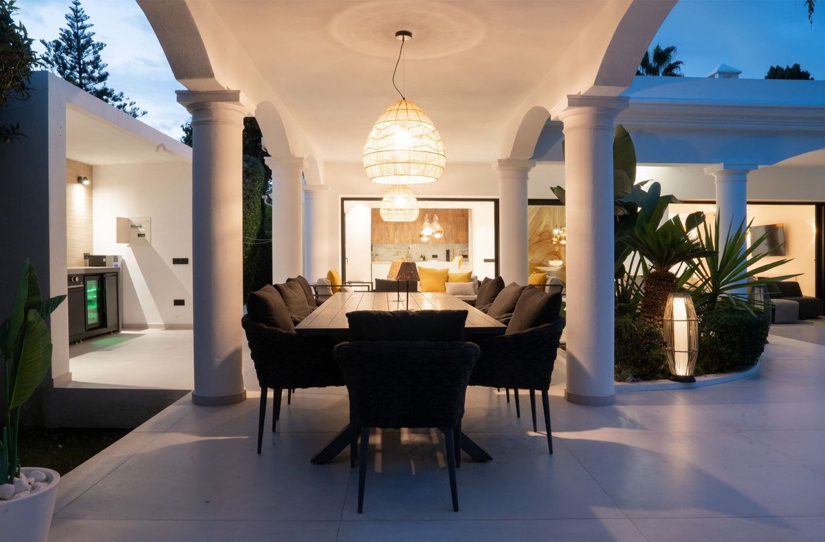 5 Bed Detached Villa in El Paraiso
