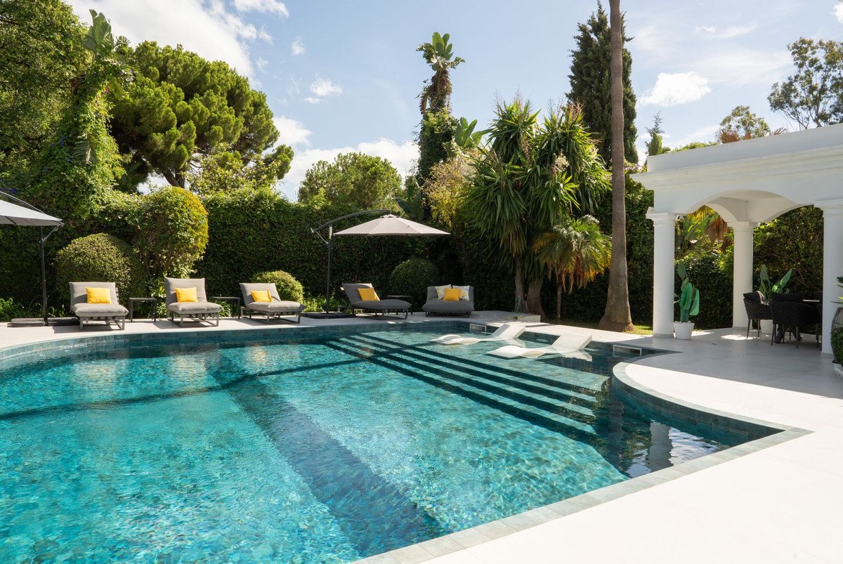 5 Bed Detached Villa in El Paraiso