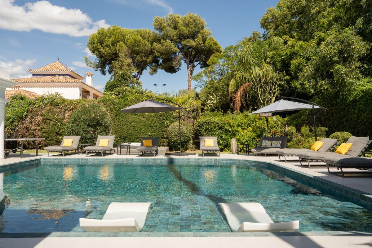 5 Bed Detached Villa in El Paraiso