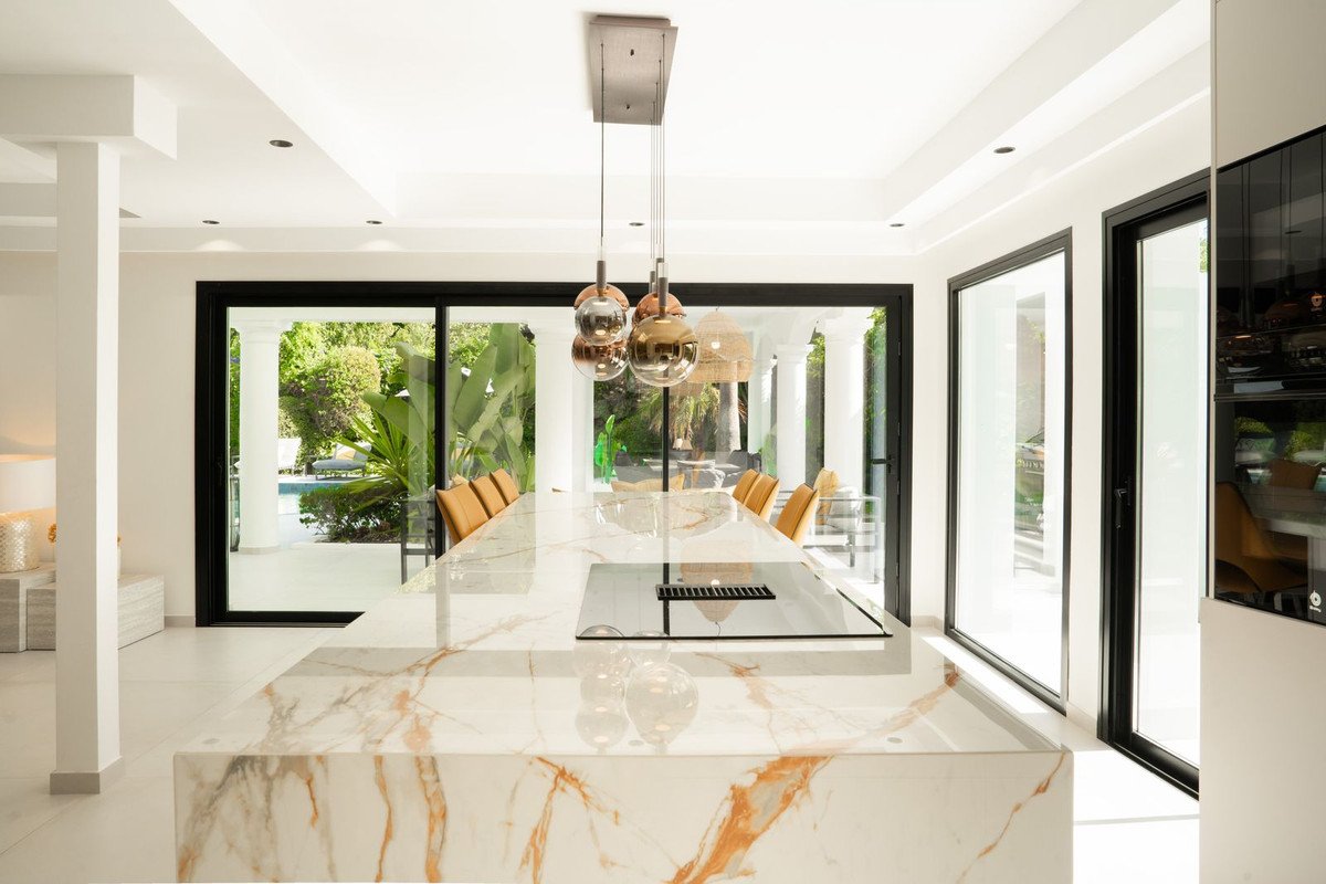 5 Bed Detached Villa in El Paraiso