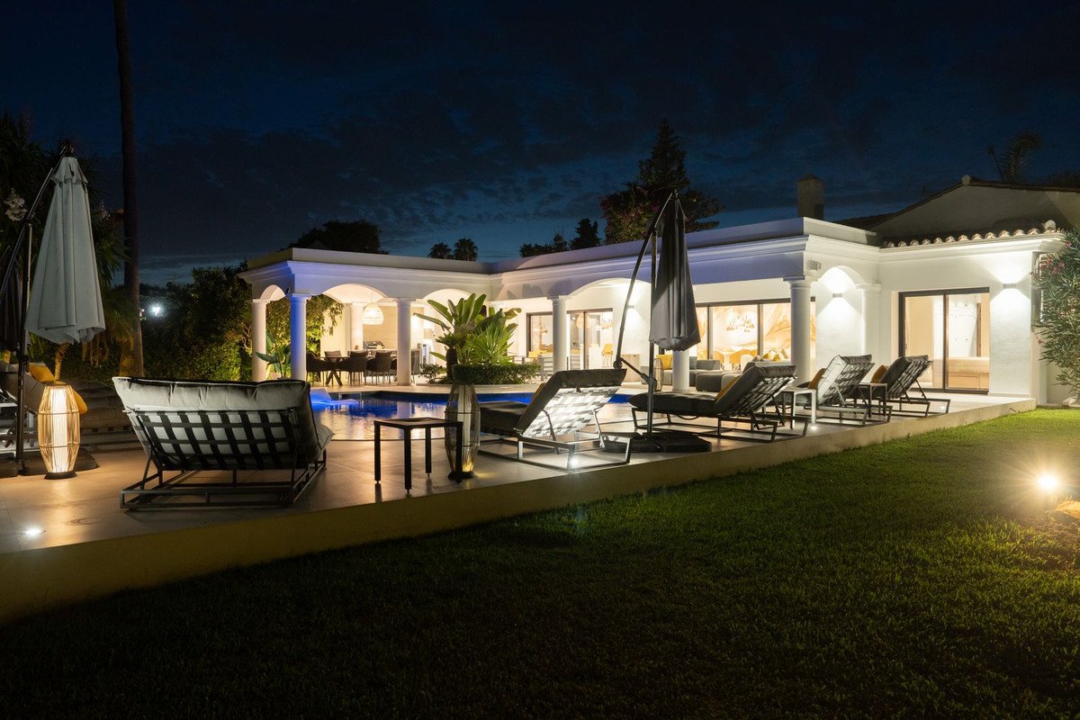 5 Bed Detached Villa in El Paraiso