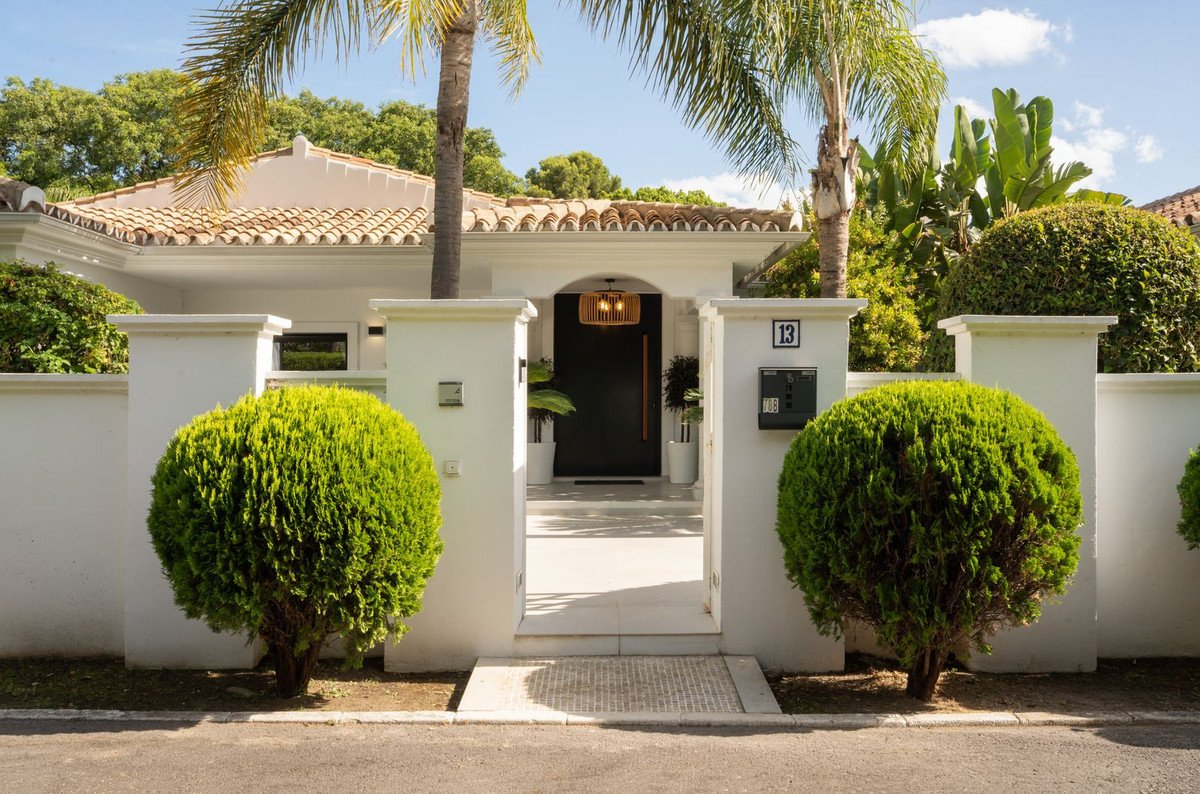 5 Bed Detached Villa in El Paraiso