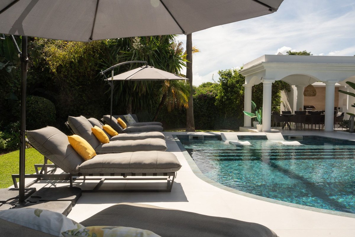 5 Bed Detached Villa in El Paraiso