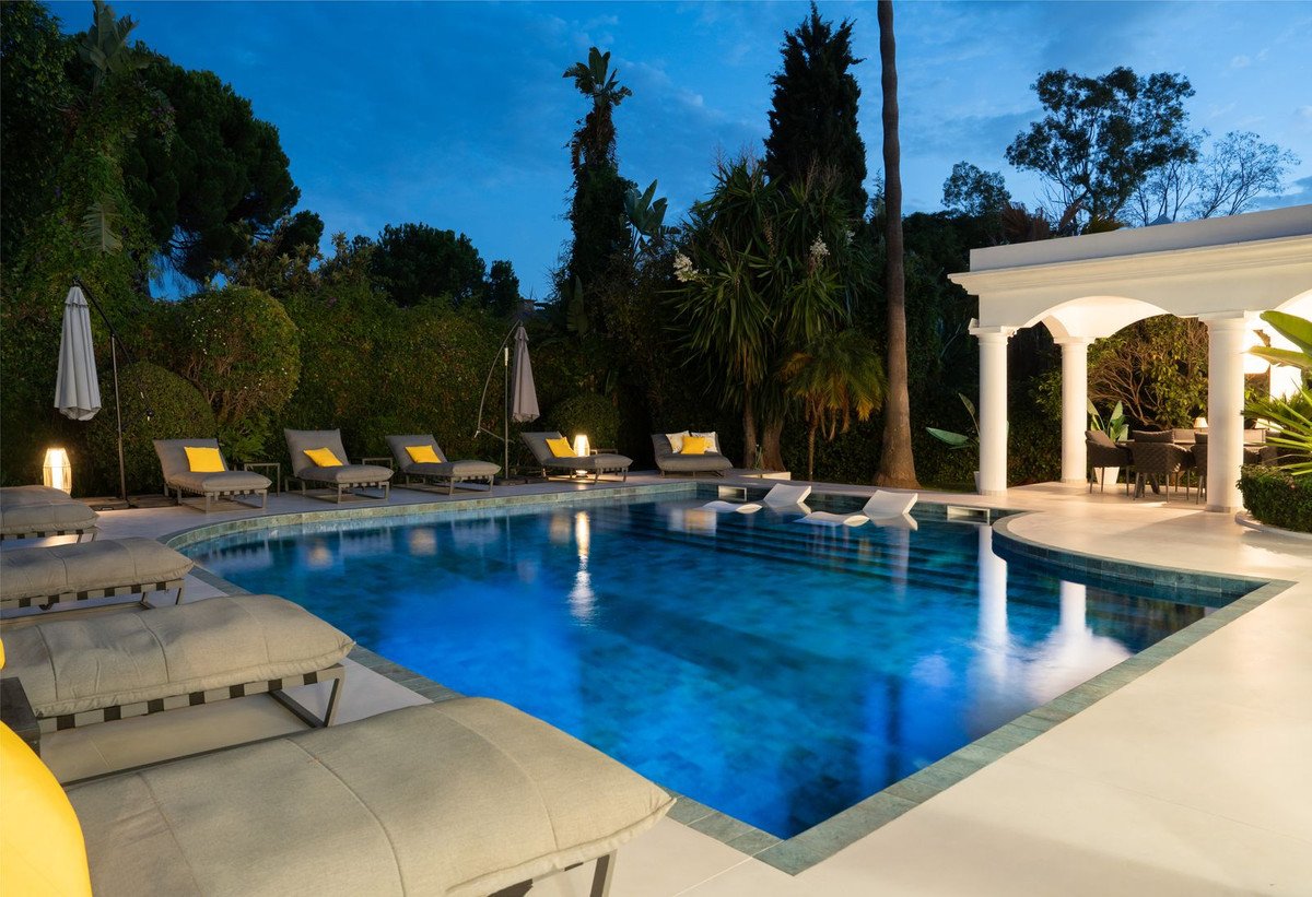 5 Bed Detached Villa in El Paraiso