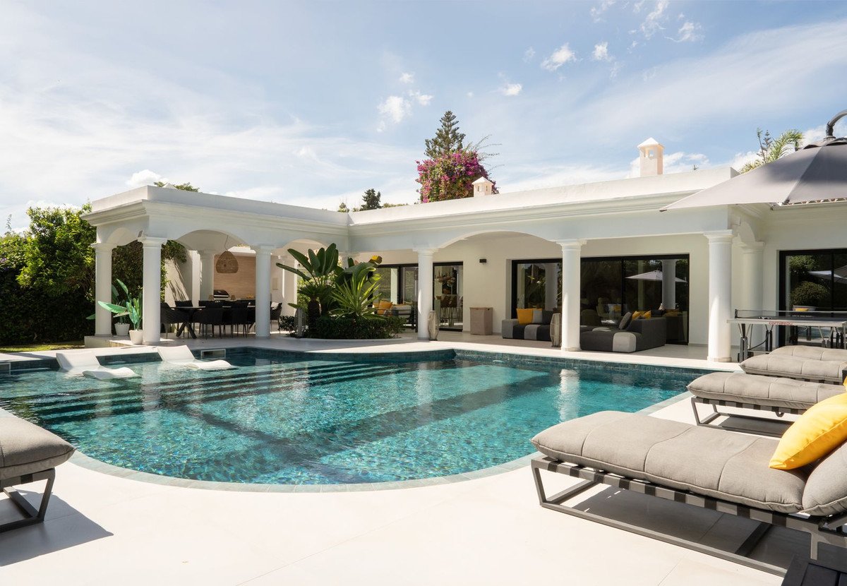 5 Bed Detached Villa in El Paraiso