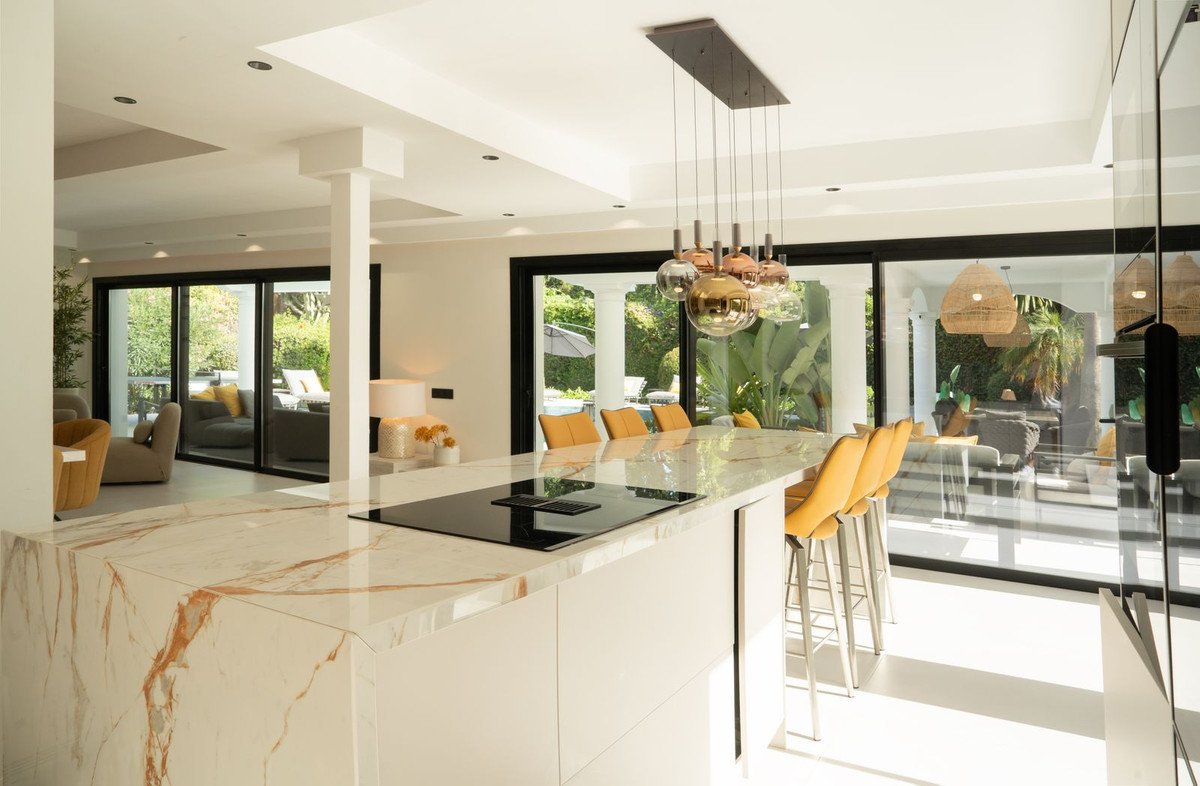 5 Bed Detached Villa in El Paraiso