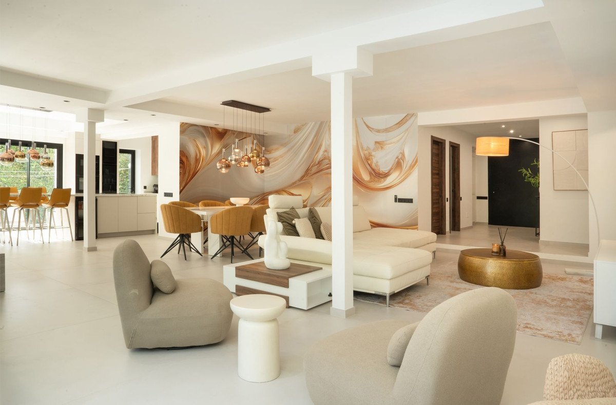 5 Bed Detached Villa in El Paraiso