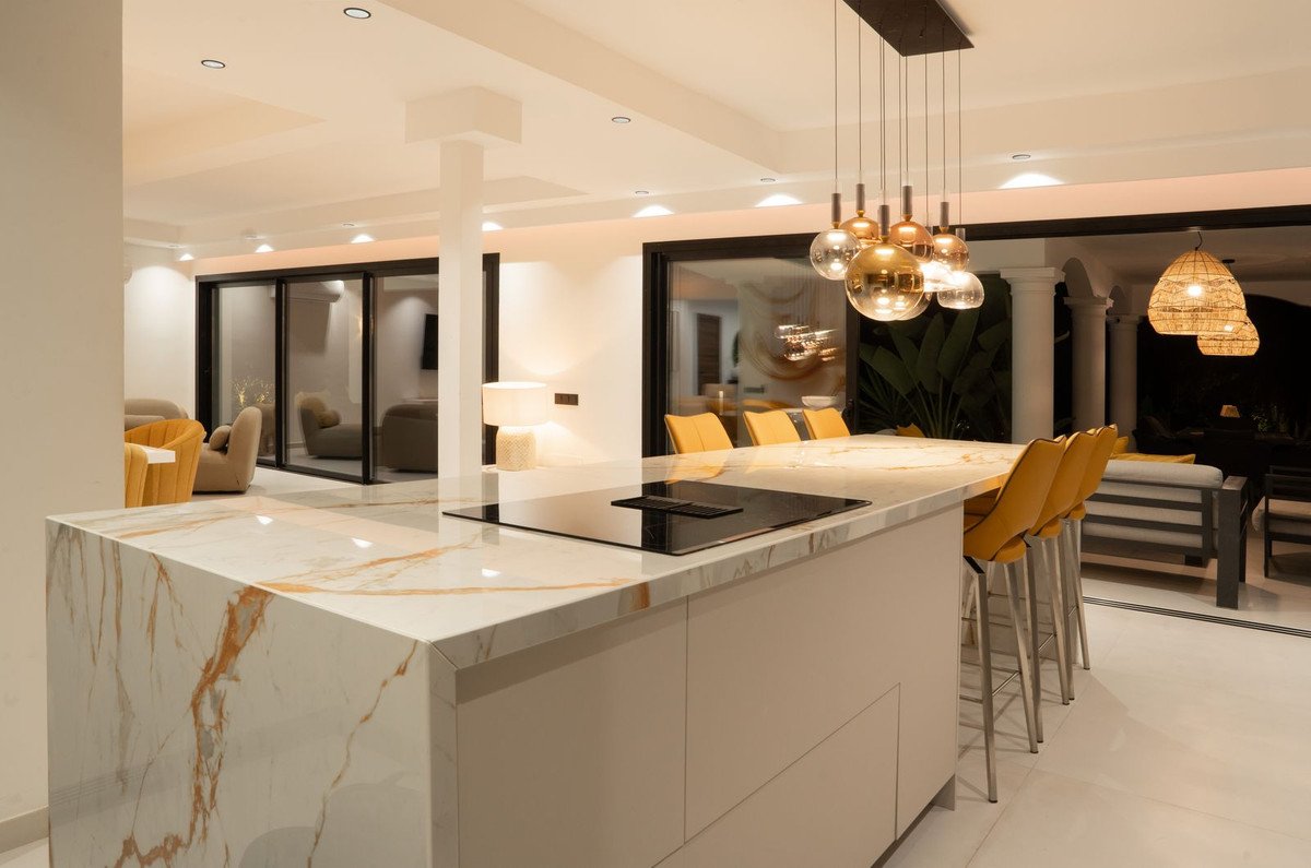 5 Bed Detached Villa in El Paraiso
