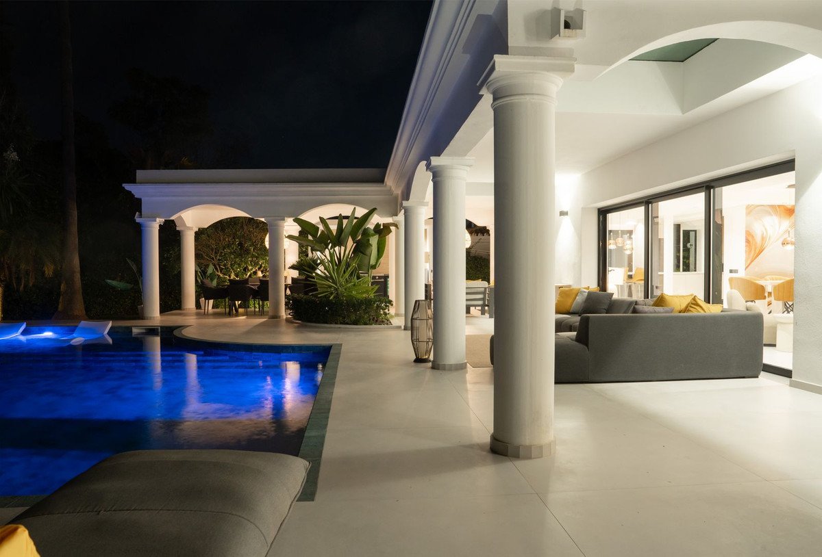 5 Bed Detached Villa in El Paraiso