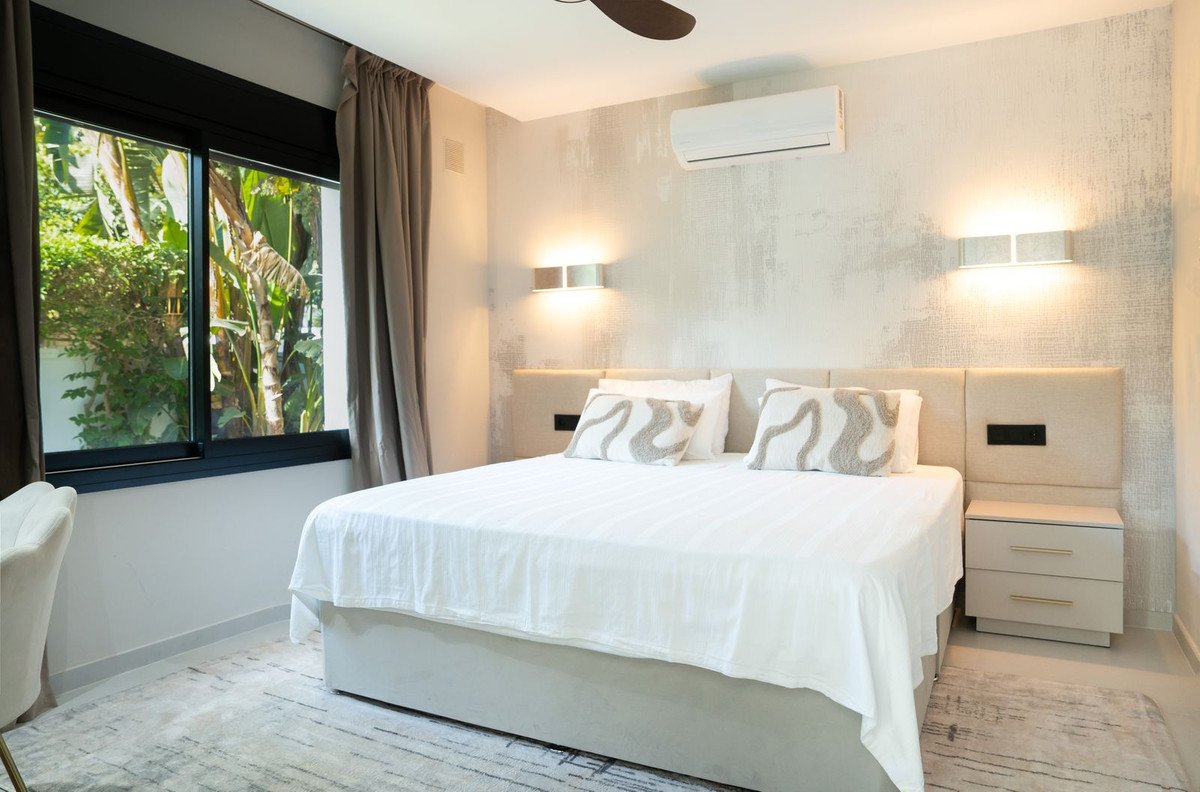 5 Bed Detached Villa in El Paraiso