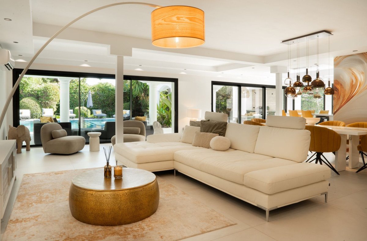 5 Bed Detached Villa in El Paraiso