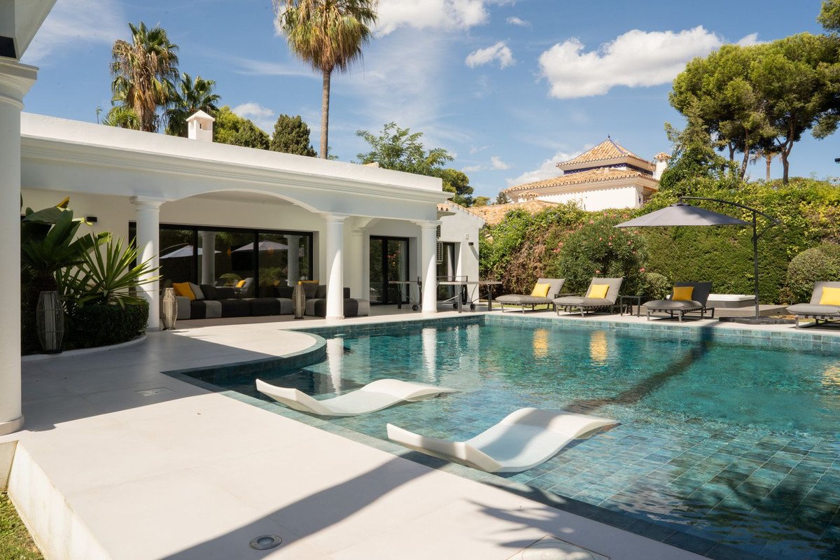 5 Bed Detached Villa in El Paraiso